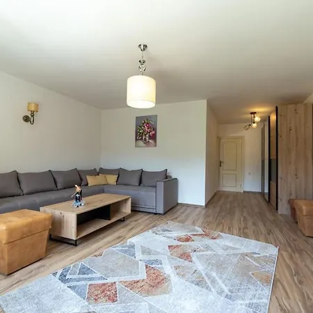 Garden * バイナ・バシュタ