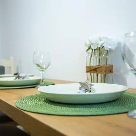 Garden アパート バイナ・バシュタ